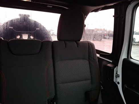 Used 2023 Jeep Wrangler Unlimited Rubicon w/ Steel Bumper Group image 21