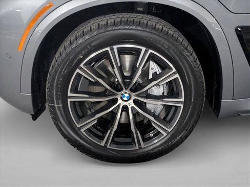 Used 2026 BMW X5 xDrive50e w/ M Sport Package AWD/4WD image 10