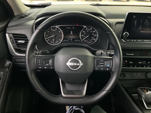 Used 2025 Nissan Rogue SV FWD image 29