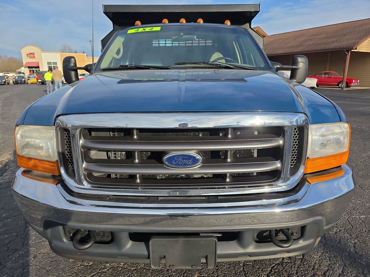 Used 2001 Ford F550 4x4 Regular Cab Super Duty image 12