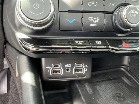 Used 2021 Dodge Durango R/T w/ Technology Group AWD/4WD image 26