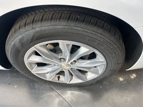 New 2025 Chevrolet Malibu LT image 16