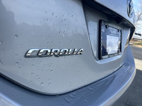 Used 2017 Toyota Corolla LE image 28