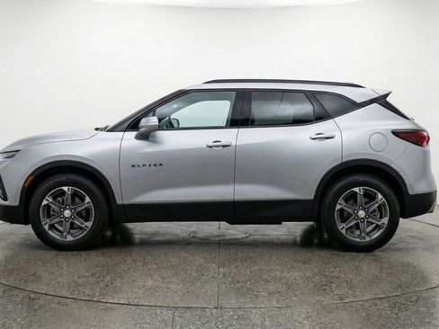 Used 2025 Chevrolet Blazer LT FWD image 5