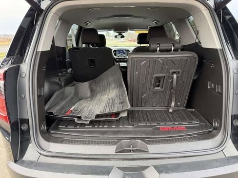 Certified 2023 GMC Acadia SLE w/ Driver Convenience Package image 24