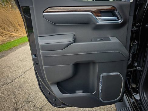 New 2026 GMC Sierra 1500 Elevation image 32