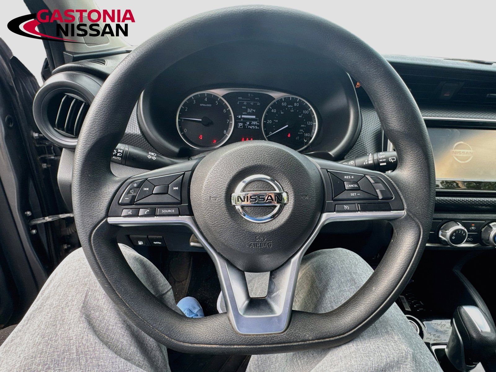 Used 2021 Nissan Kicks S FWD image 13