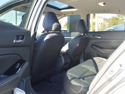 Used 2024 Nissan Altima 2.5 SR w/ SR Premium Package image 32