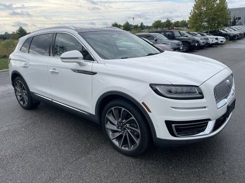 Used 2020 Lincoln Nautilus Reserve w/ Equipment Group 202A image 3