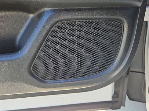 Used 2025 Honda Pilot Sport image 23
