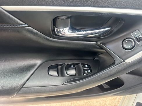 Used 2016 Nissan Altima 2.5 SR image 10