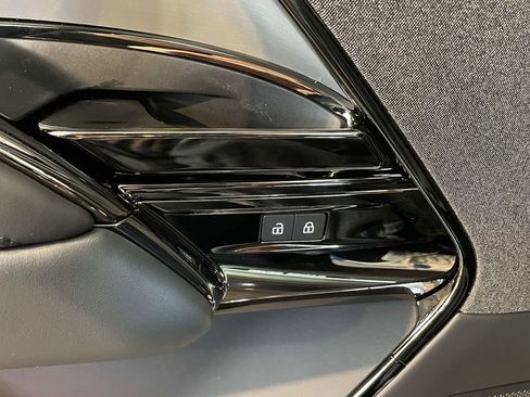 New 2026 Land Rover Range Rover Sport SE AWD/4WD image 35