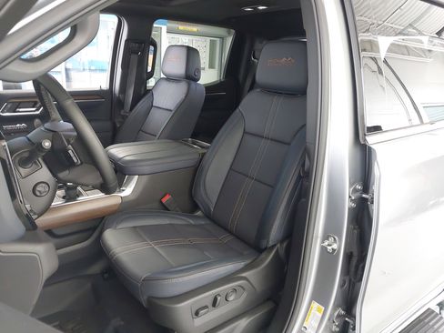 Used 2025 Chevrolet Silverado 1500 High Country w/ High Country Premium Package image 23