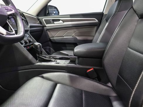 Used 2022 Volkswagen Atlas SE w/ Panoramic Sunroof Package FWD image 18