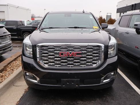 Used 2020 GMC Yukon Denali image 3
