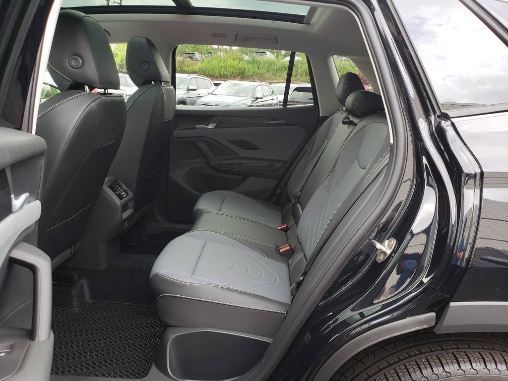 New 2026 Volkswagen Tiguan SE AWD/4WD image 9