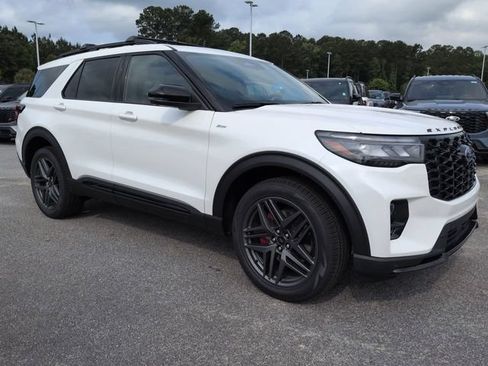 New 2026 Ford Explorer ST-Line w/ ST-Line Street Pack AWD/4WD image 2