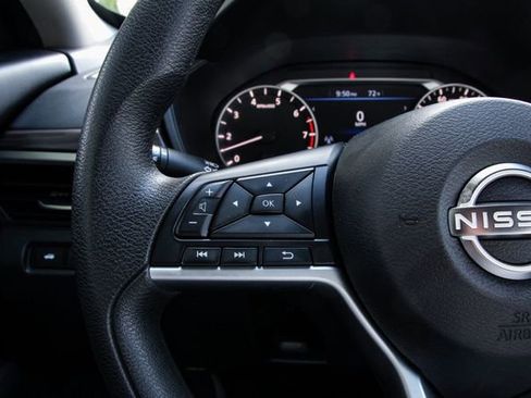 Used 2024 Nissan Altima 2.5 SV image 18