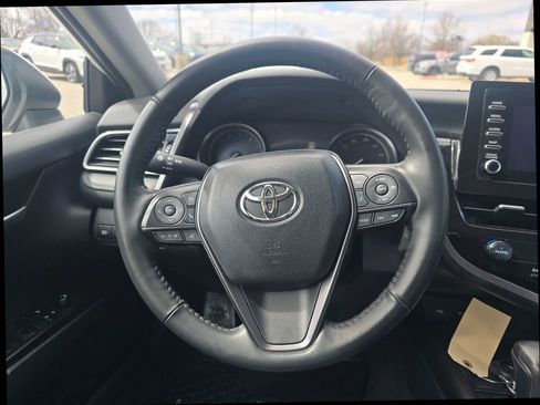 Used 2024 Toyota Camry SE image 16