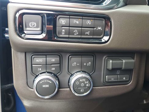 New 2026 GMC Yukon Elevation w/ Elevation Premium Package AWD/4WD image 25