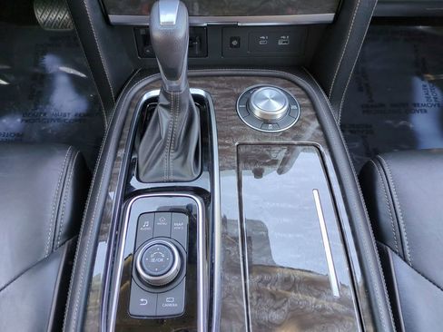 Used 2023 Nissan Armada Platinum w/ Captain's Chairs Package AWD/4WD image 19