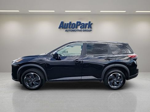 Used 2025 Nissan Rogue SV AWD/4WD image 3