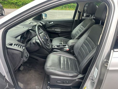 Used 2016 Ford Escape Titanium w/ Equipment Group 301A AWD/4WD image 10