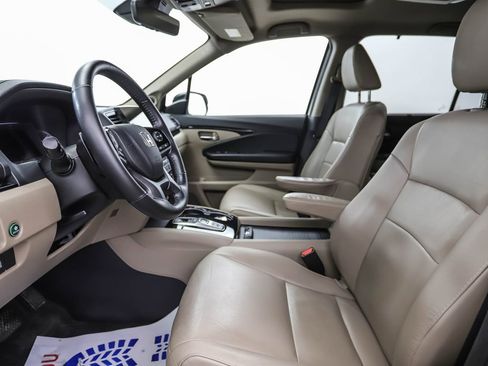 Used 2019 Honda Pilot Touring image 11