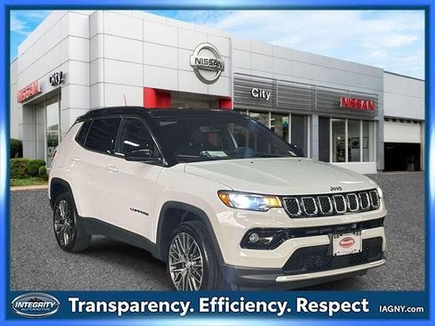Used 2023 Jeep Compass Limited w/ Elite Group AWD/4WD image 1