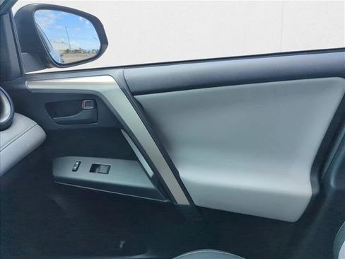 Used 2018 Toyota RAV4 LE Plus image 20