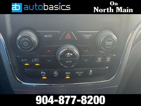 Used 2018 Jeep Grand Cherokee Laredo image 25