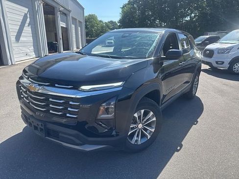 Used 2025 Chevrolet Equinox LT image 1