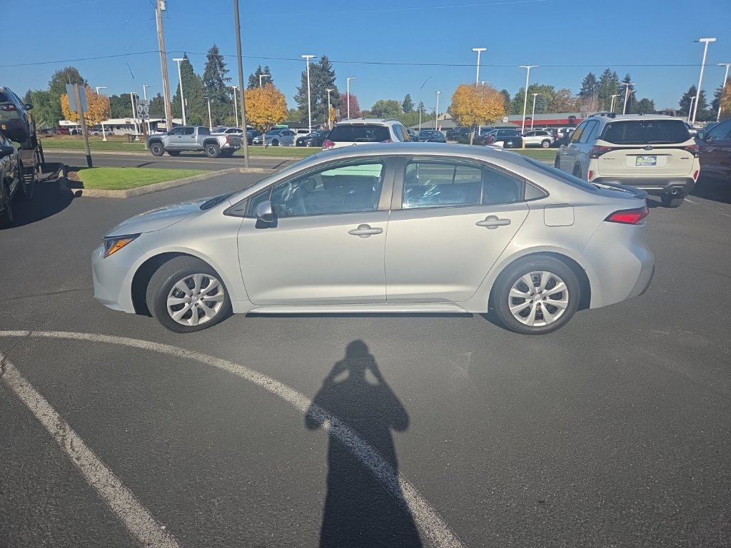 Used 2026 Toyota Corolla LE FWD image 4