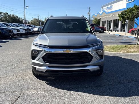 Used 2025 Chevrolet TrailBlazer LT image 3