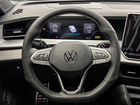 New 2026 Volkswagen Tiguan SE R-Line AWD/4WD image 9