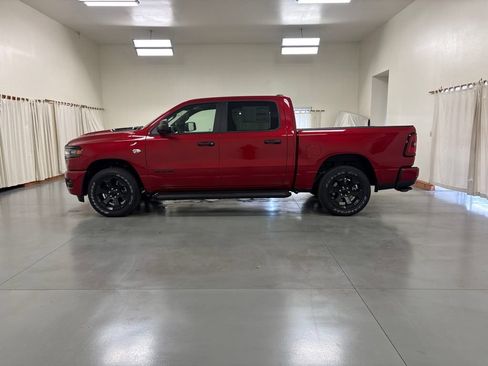 New 2026 RAM 1500 Express AWD/4WD image 5