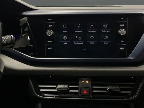 Used 2022 Volkswagen Taos SE w/ Panoramic Sunroof Package FWD image 13