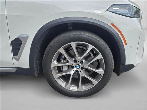 Used 2024 BMW X5 xDrive40i w/ Premium Package image 25