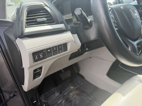 Used 2018 Honda Odyssey EX-L image 17