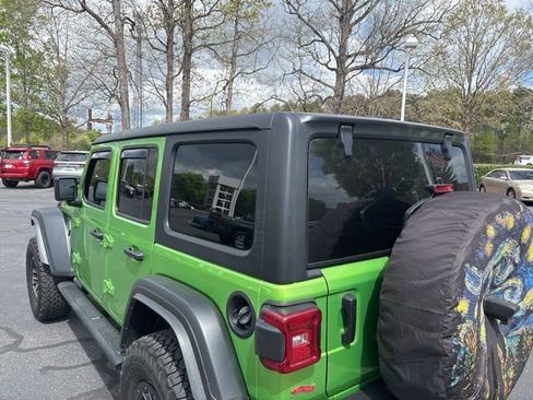 Used 2025 Jeep Wrangler Willys AWD/4WD image 9