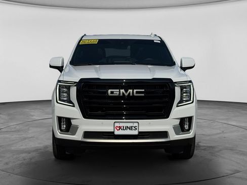 Used 2023 GMC Yukon SLT w/ SLT Luxury Package AWD/4WD image 2