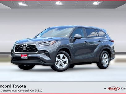 Used 2025 Toyota Highlander LE