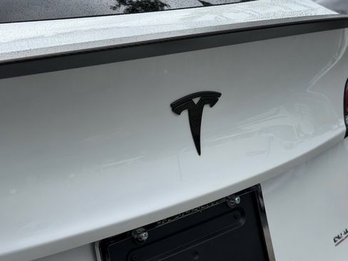 Used 2024 Tesla Model Y Performance AWD/4WD image 15