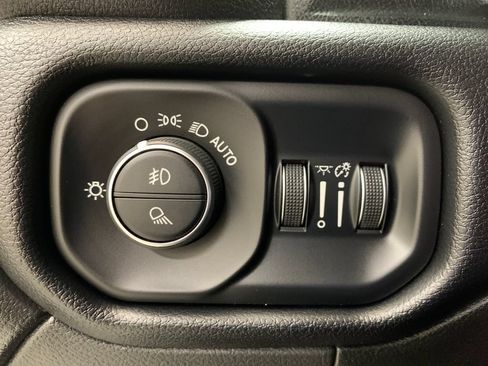 Used 2026 RAM 2500 Laramie AWD/4WD image 24