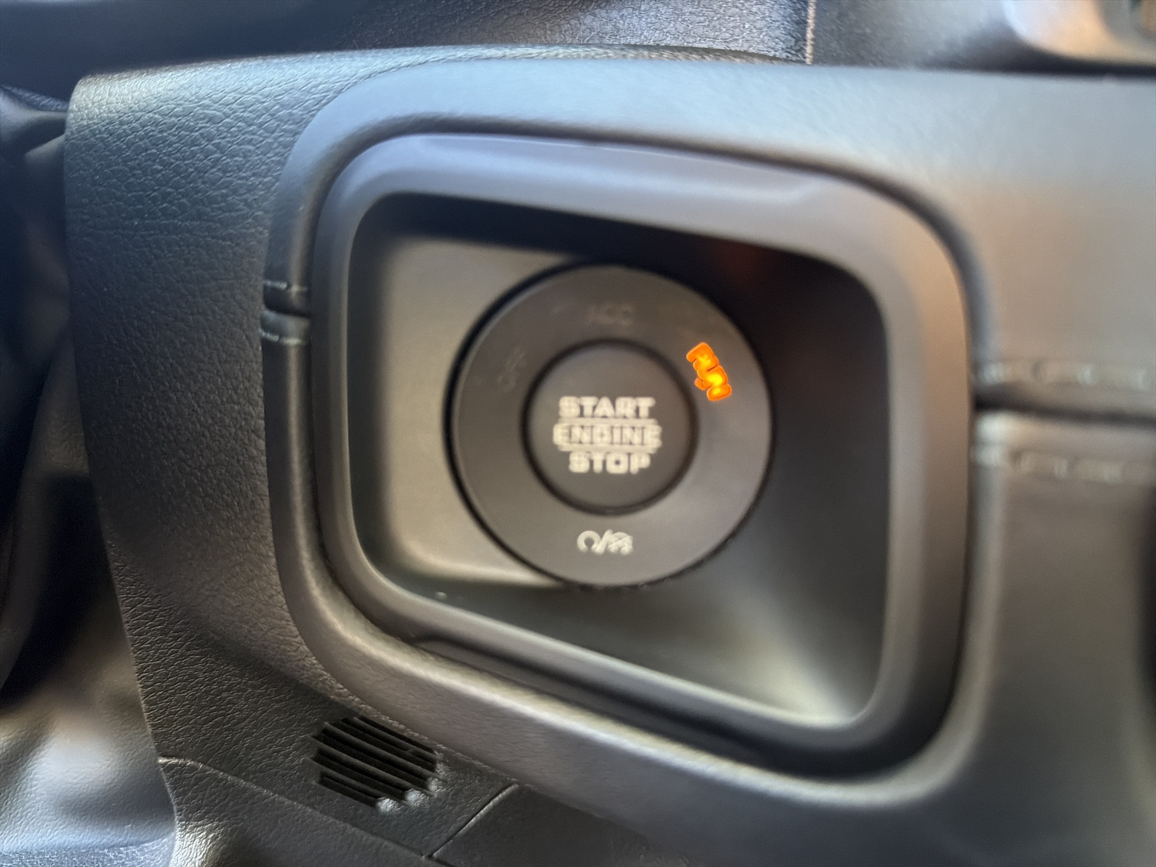 Used 2024 Jeep Wrangler Unlimited Sahara AWD/4WD image 32