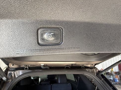 Used 2015 Ford Explorer XLT w/ Equipment Group 202B image 6