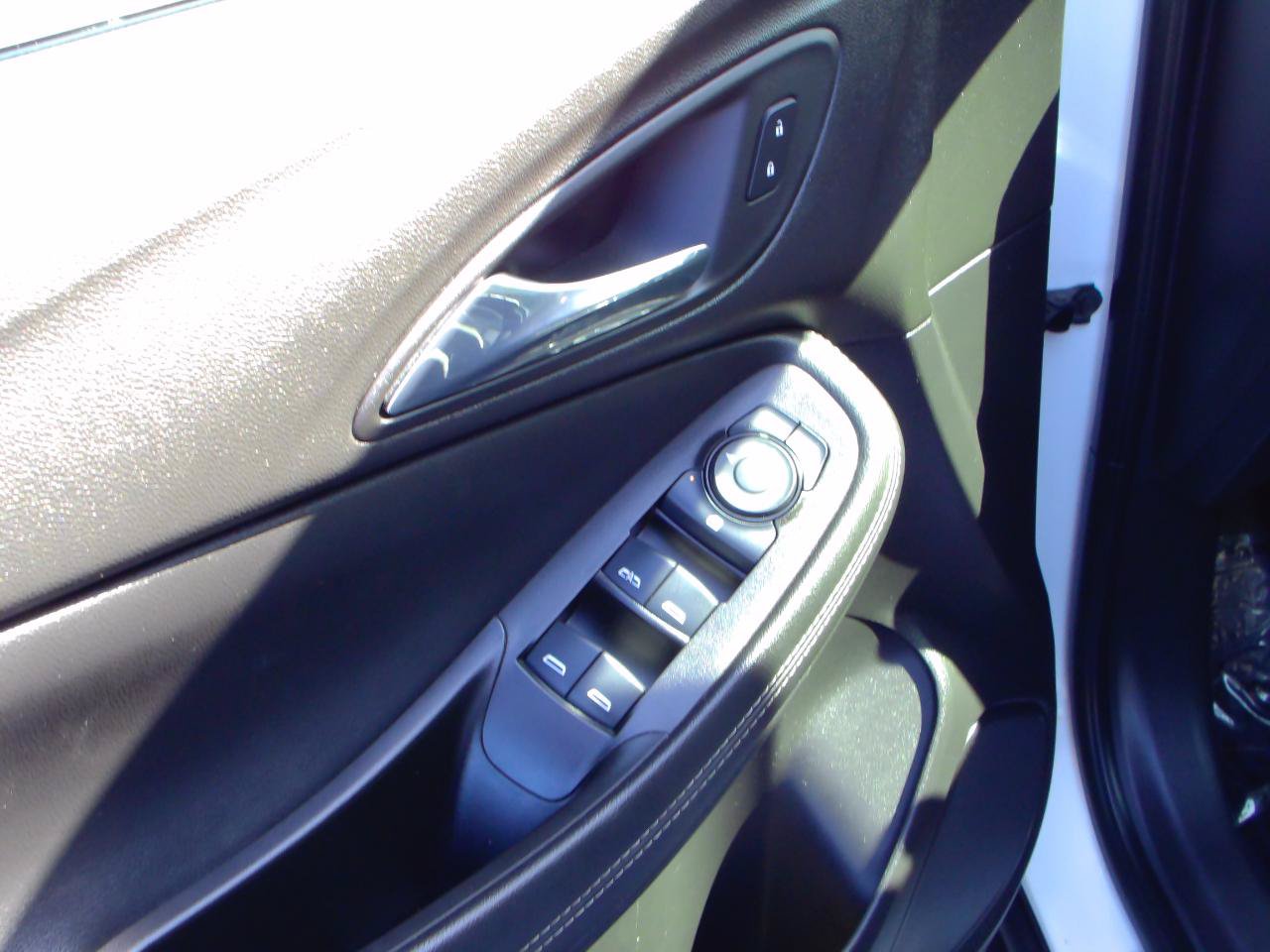 Used 2022 Buick Encore GX Preferred w/ Cold Weather Comfort Package FWD image 12
