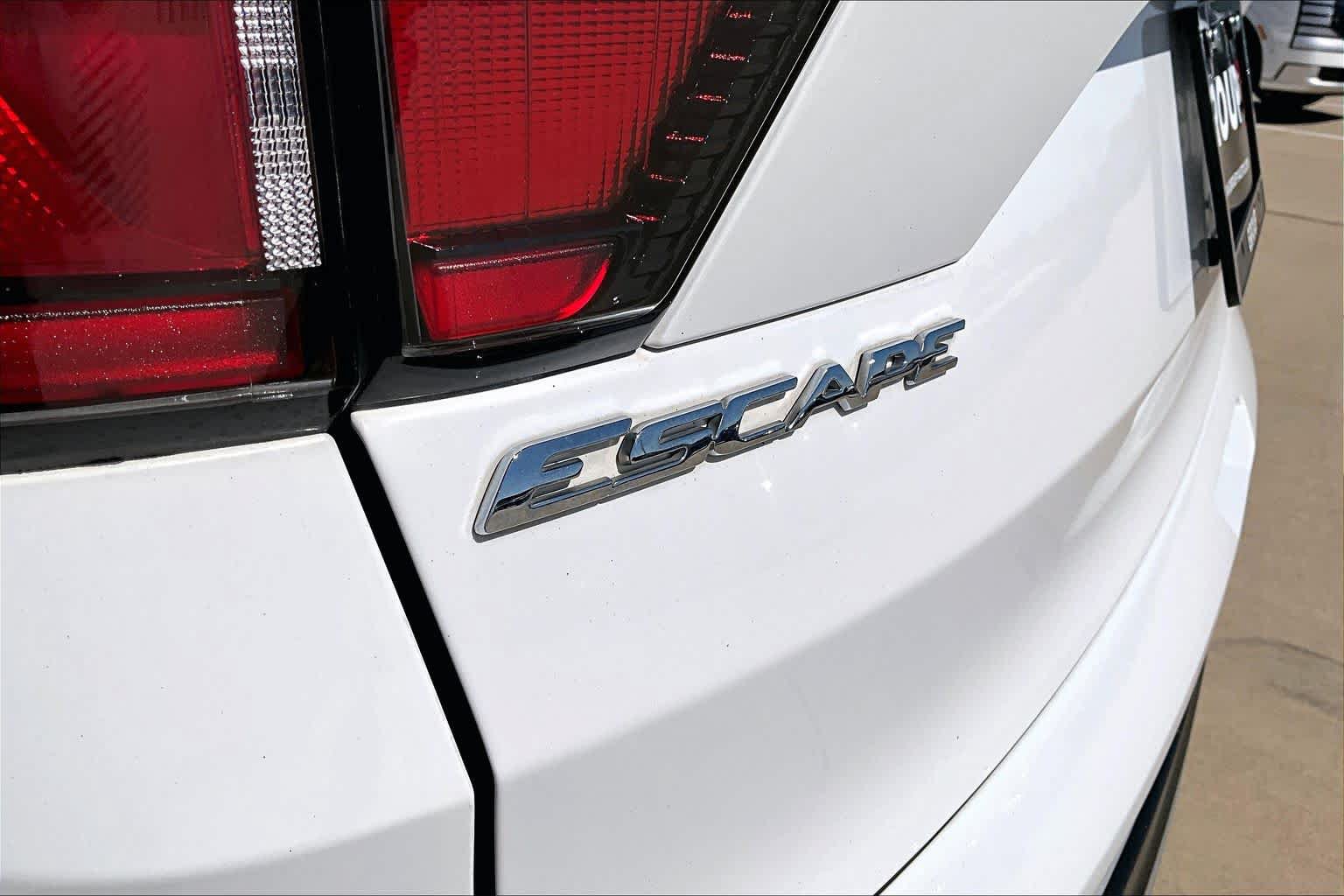 Used 2017 Ford Escape SE FWD image 31