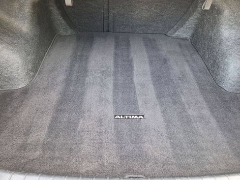 Used 2025 Nissan Altima 2.5 SV FWD image 29