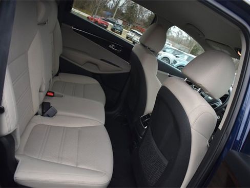 Used 2020 Kia Sorento LX w/ LX I4 Convenience Package image 13